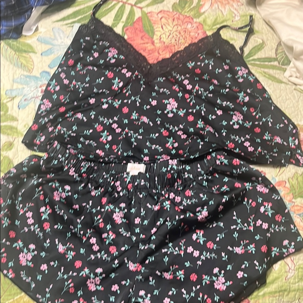 Black Floral Lace-Trim Cami & Short Sleep Set - Black/Pink